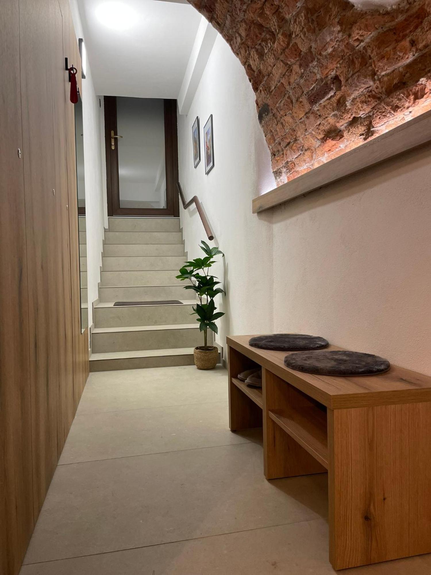 Understreet Studio With Private Parking Košice Exterior foto